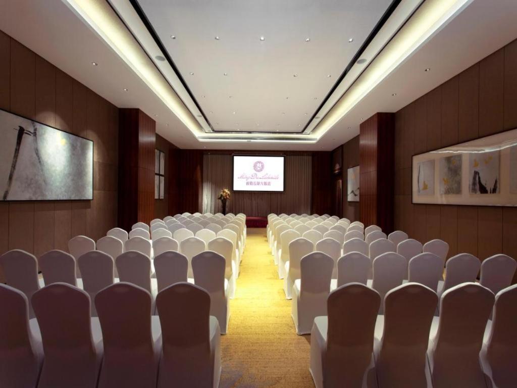 Ming Du Lakeside Hotel Nanning Exterior photo