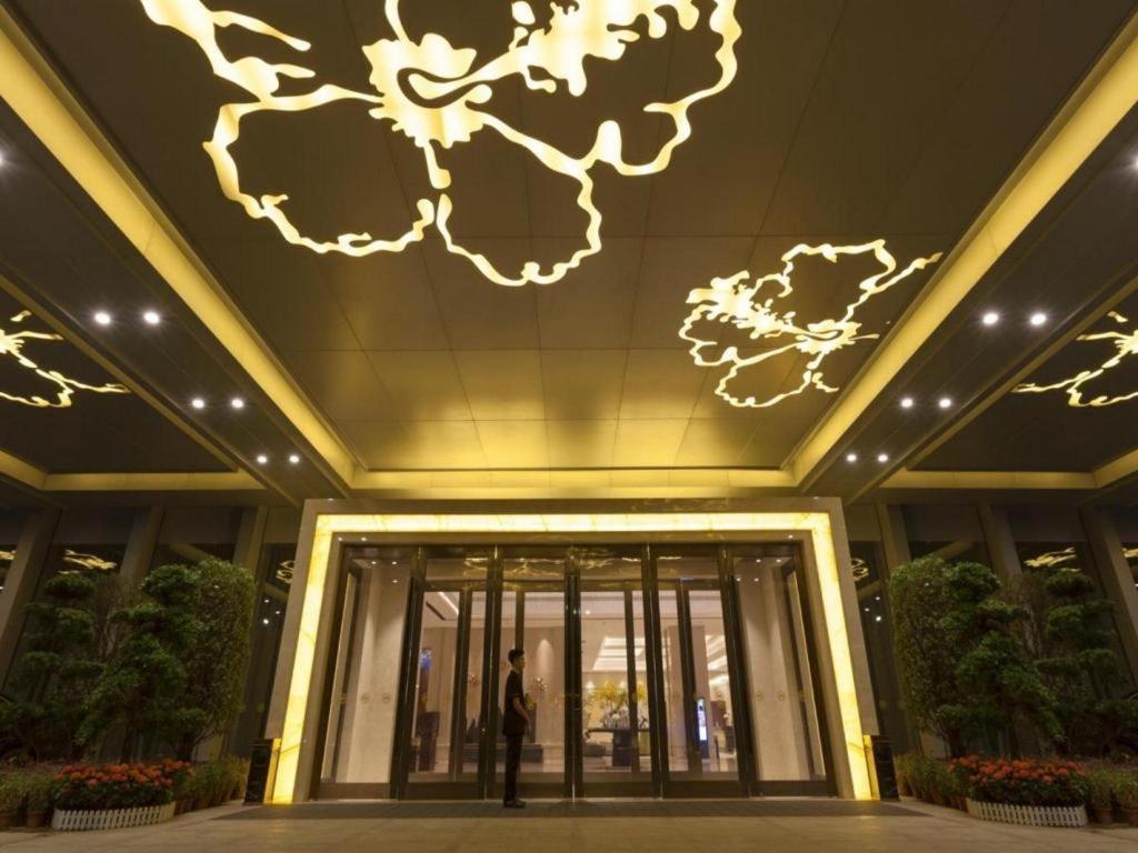 Ming Du Lakeside Hotel Nanning Exterior photo