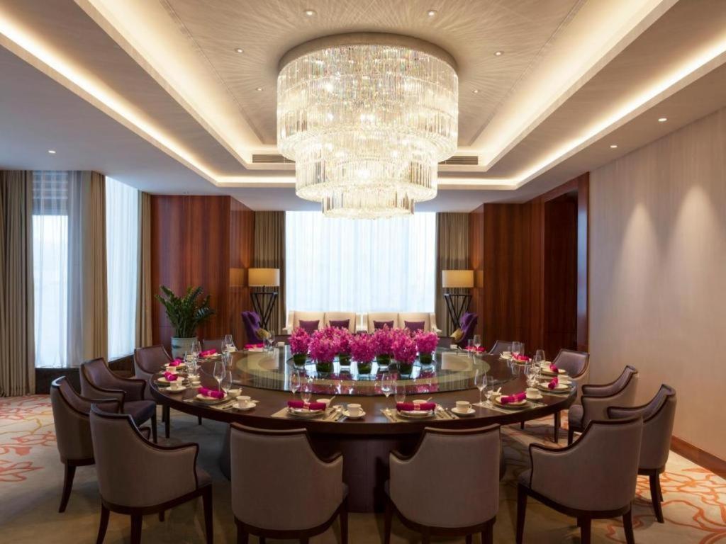 Ming Du Lakeside Hotel Nanning Exterior photo