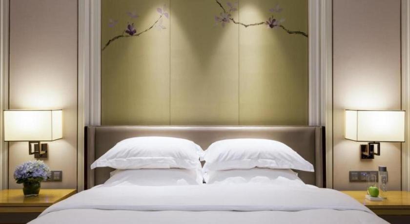 Ming Du Lakeside Hotel Nanning Exterior photo