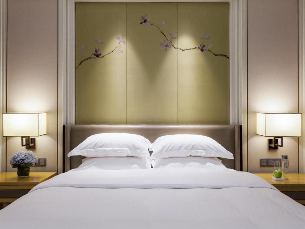 Ming Du Lakeside Hotel Nanning Exterior photo