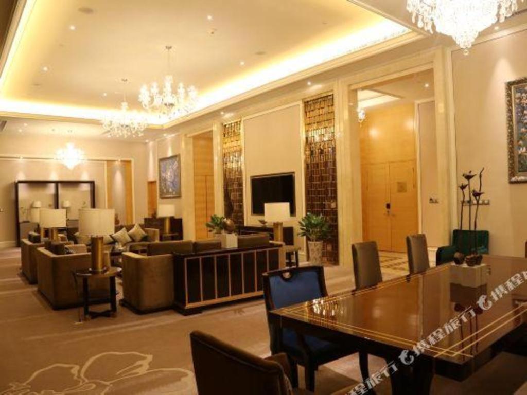 Ming Du Lakeside Hotel Nanning Exterior photo