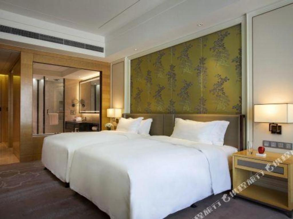 Ming Du Lakeside Hotel Nanning Exterior photo