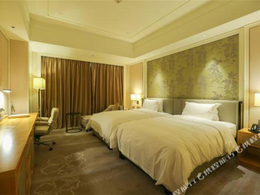Ming Du Lakeside Hotel Nanning Exterior photo