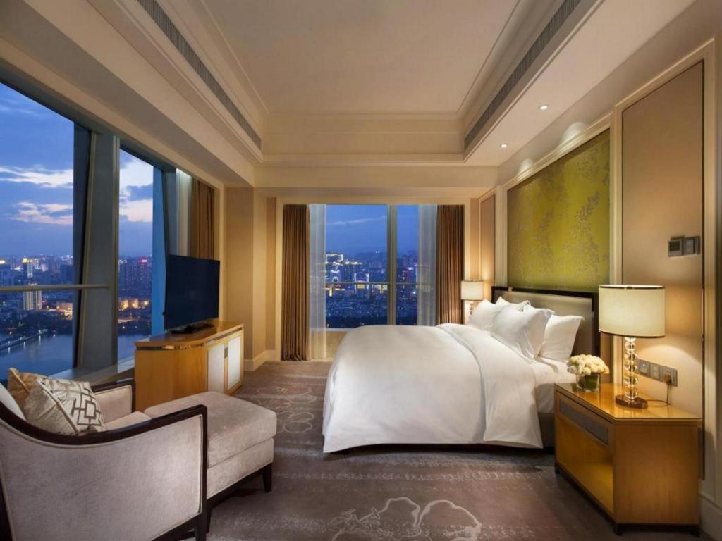 Ming Du Lakeside Hotel Nanning Exterior photo