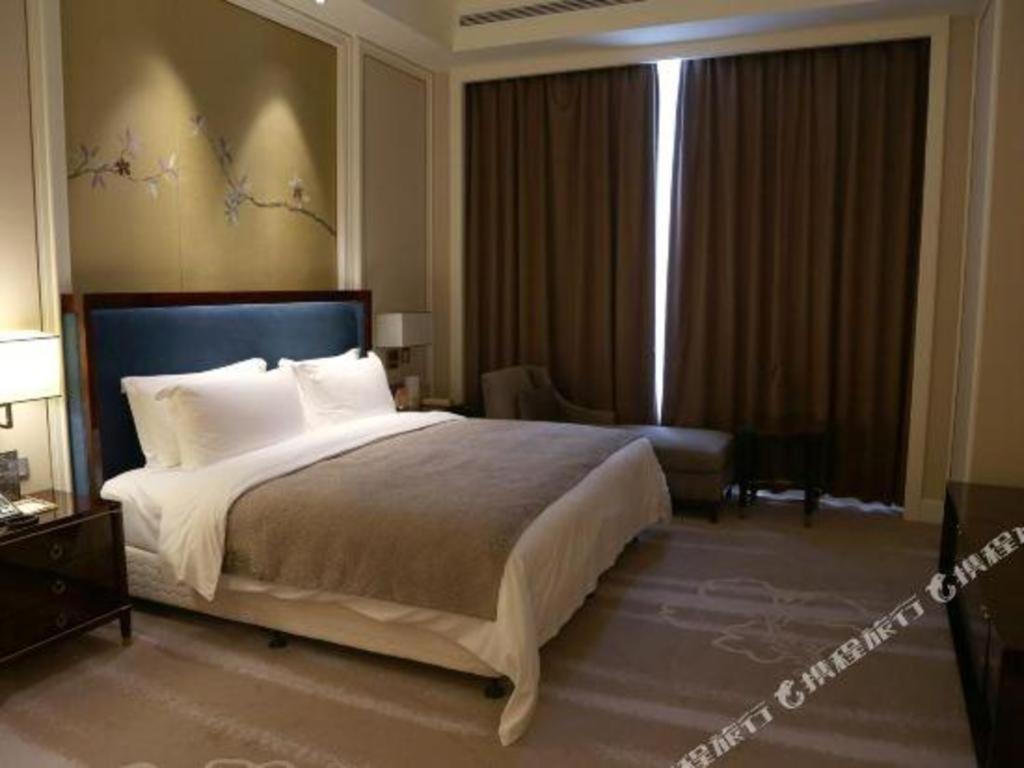Ming Du Lakeside Hotel Nanning Exterior photo