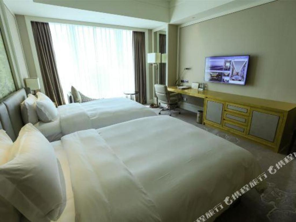 Ming Du Lakeside Hotel Nanning Exterior photo