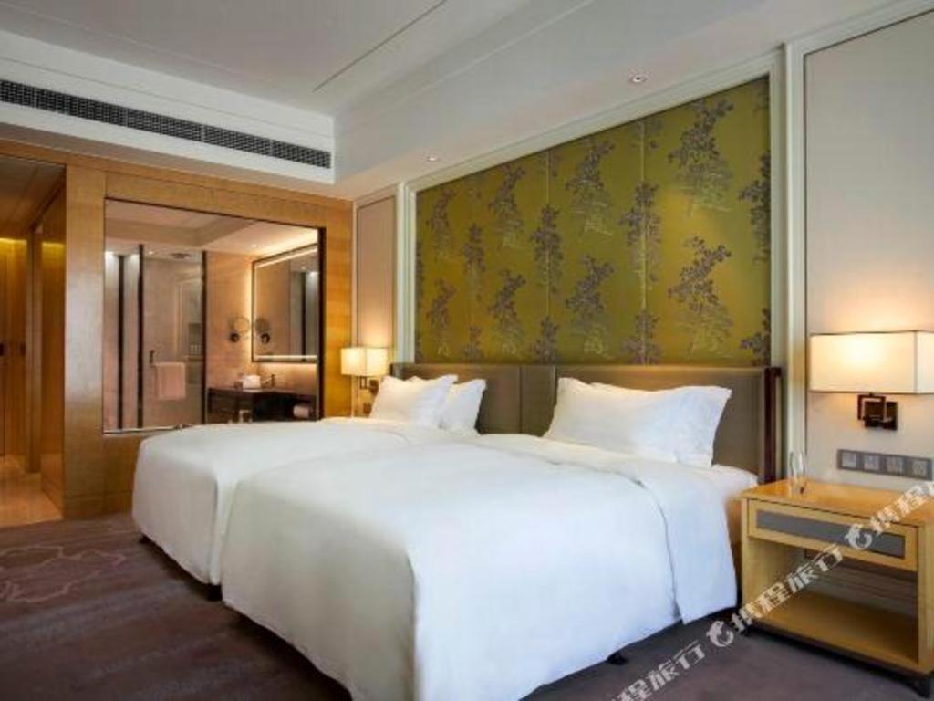 Ming Du Lakeside Hotel Nanning Exterior photo