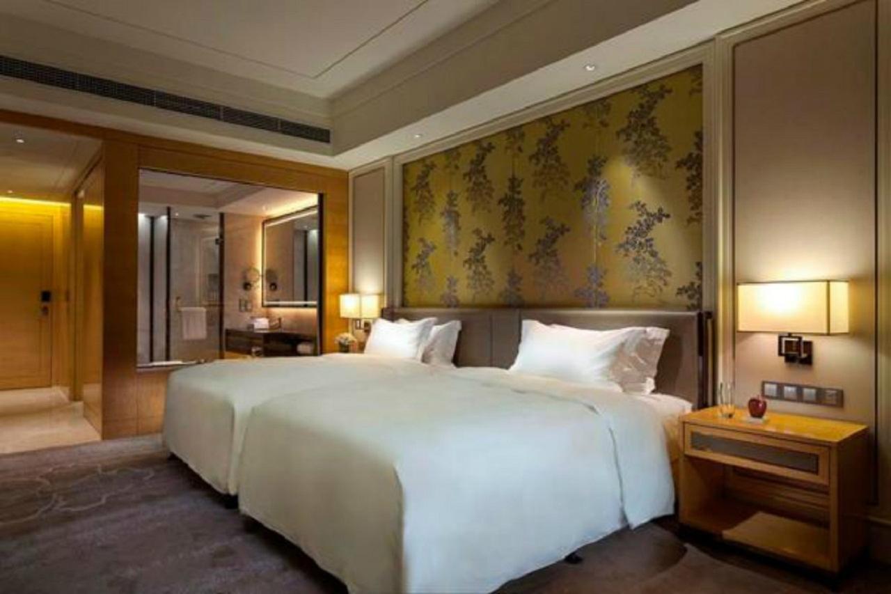 Ming Du Lakeside Hotel Nanning Exterior photo